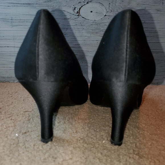 NWT Highlights Satin Round Toe Pump, Size: 10, Black - Picture 5 of 10